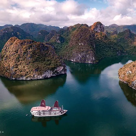 Heritage Line Ginger Cruise - Halong Bay & Lan Ha Bay