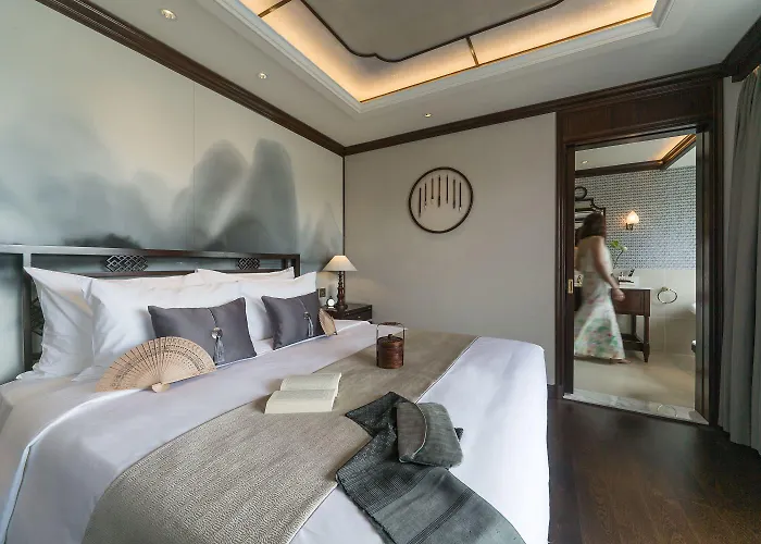 Heritage Line Ginger Cruise - Bay & Lan Ha Bay  5*