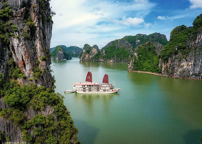 Heritage Line Ginger Cruise - Bay & Lan Ha Bay  Ha Long