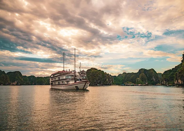 Heritage Line Ginger Cruise - Bay & Lan Ha Bay  5*